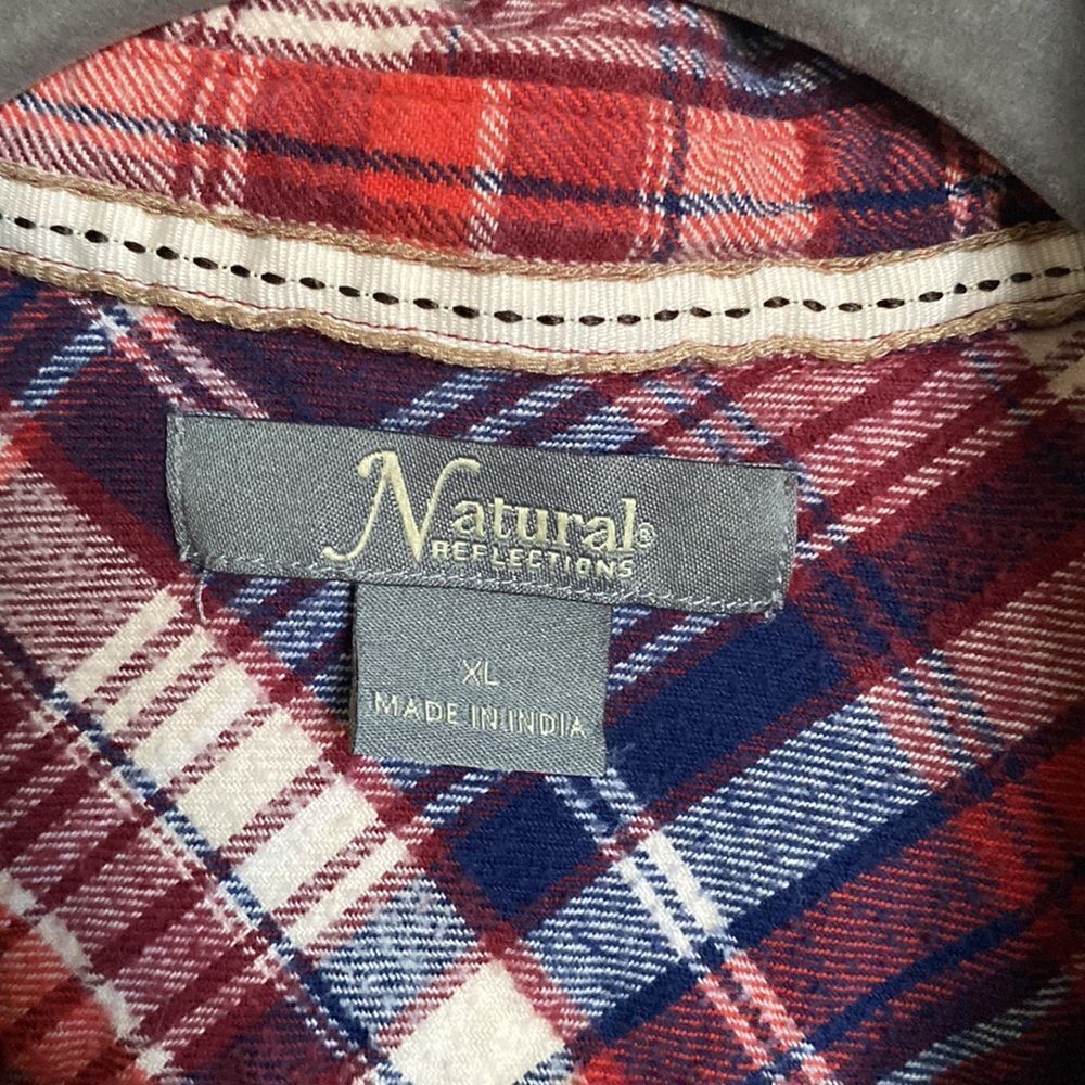 Red and blue flannel - Picture 2 of 6